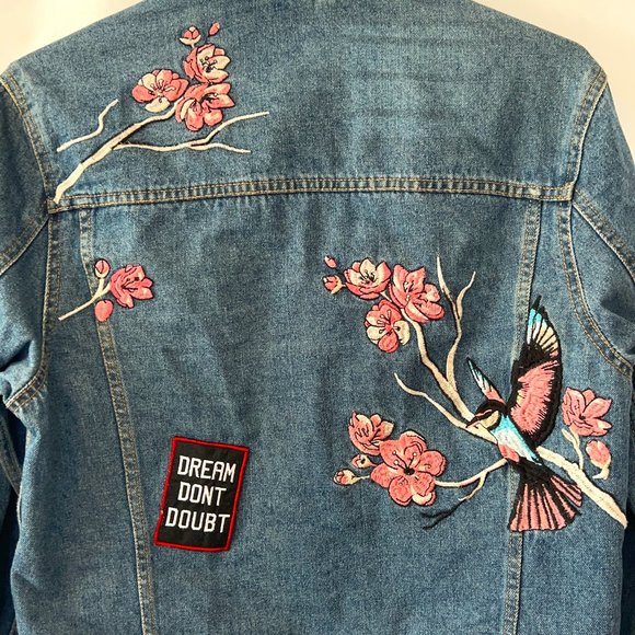 NWOT! H&M Embroidered Floral Denim Jacket - Picture 6 of 8